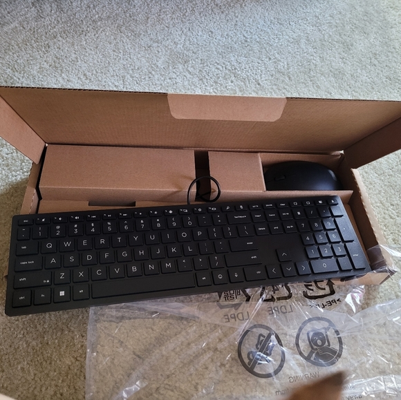 Keyboard - Picture 4 of 12